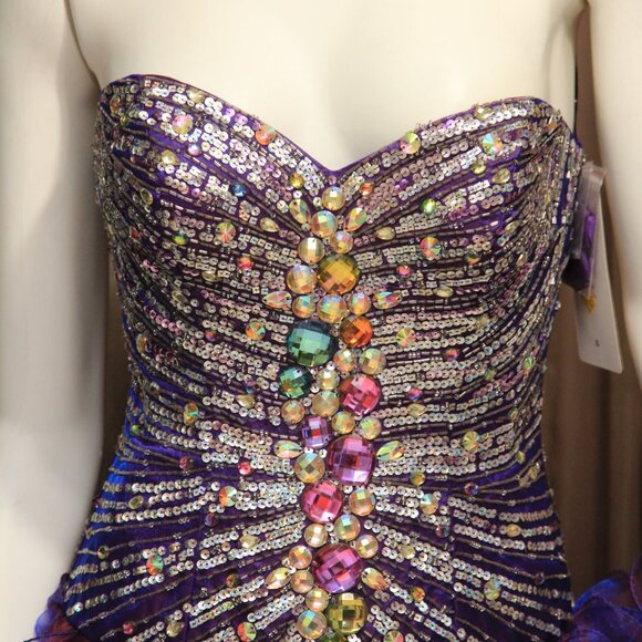 Dress - Picture 4 of 9